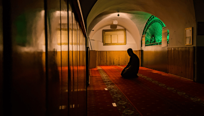 Cara Mengamalkan Doa Allahummak Fini Bihalalika 